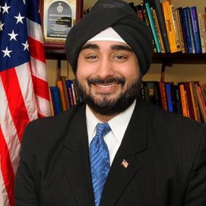 Meet your Posher, Kahan